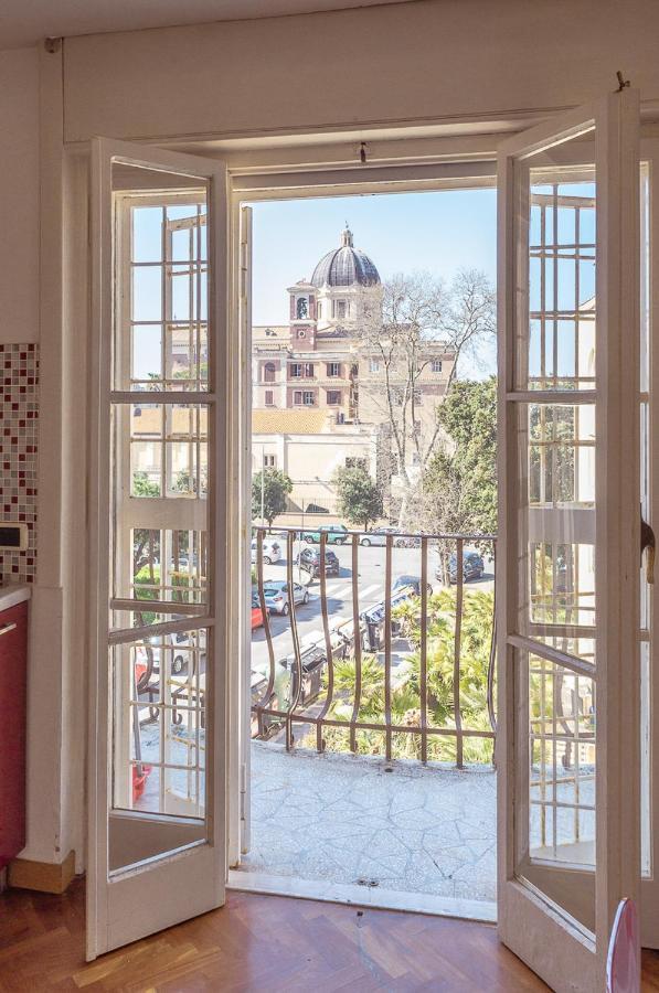 Appartamento Gaudi Lido di Ostia Exteriör bild